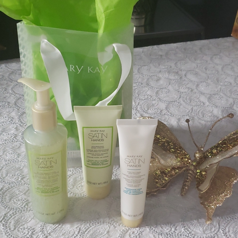Hand cleansing satin hands